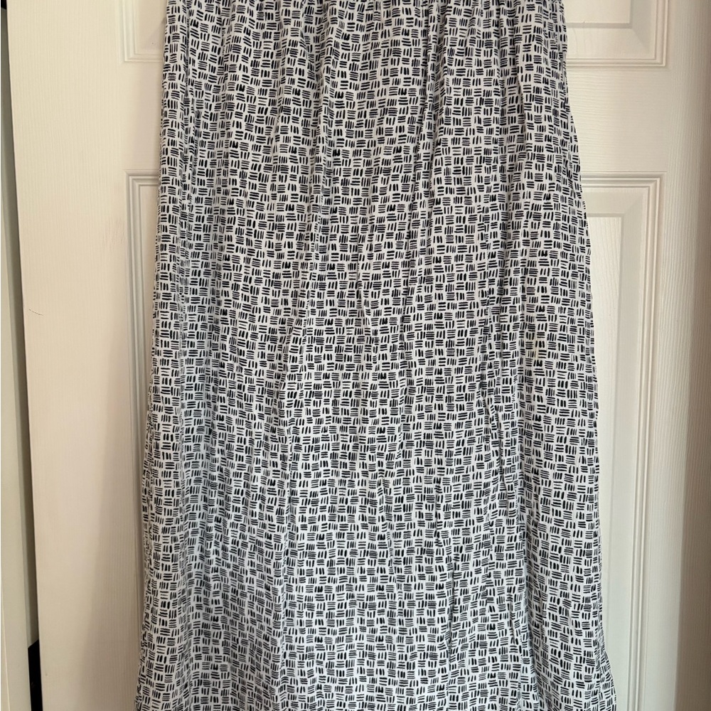 Old Navy Black and White Smocked Midi-Maxi Skirt